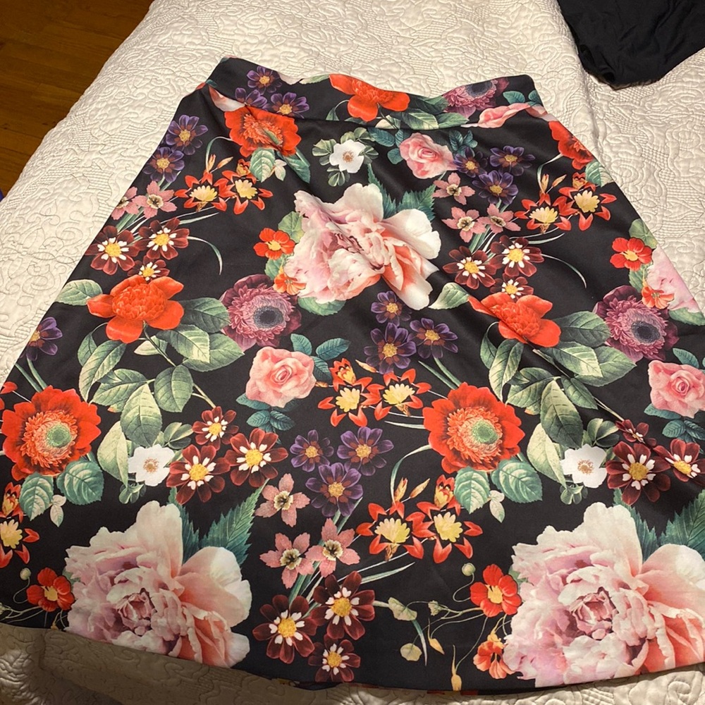 New York & Company Floral skirt